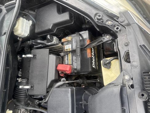 Used 2011 Toyota Sienna LE w/ Towing Pkg image 16