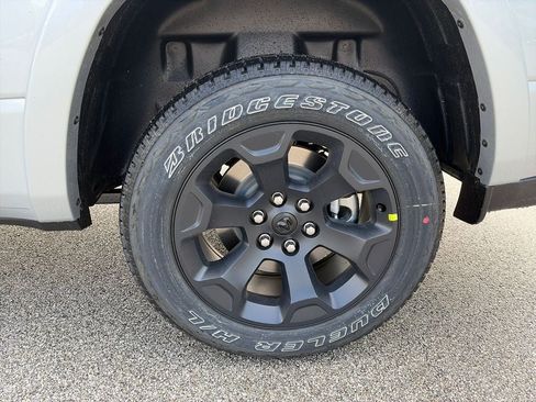 New 2027 RAM 1500 4x4 Crew Cab image 15