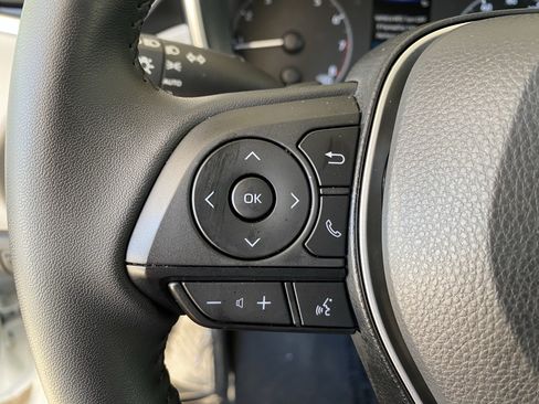 Used 2025 Toyota Corolla SE FWD image 40