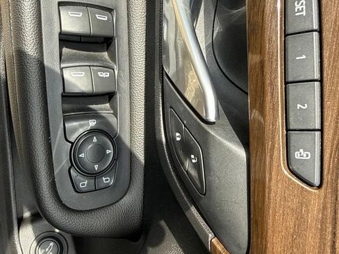 Used 2020 GMC Terrain Denali w/ Denali Premium Package FWD image 25