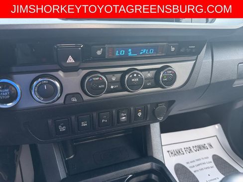 Used 2016 Toyota Tacoma TRD Off-Road AWD/4WD image 19