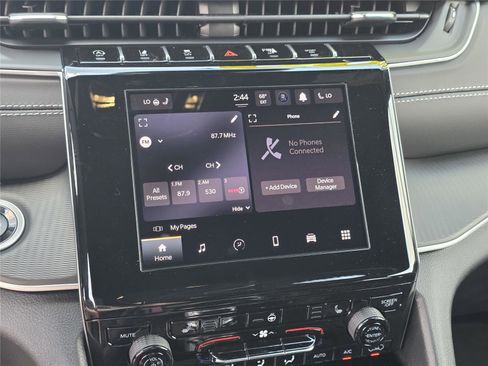 New 2025 Jeep Grand Cherokee L Altitude image 11