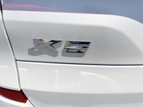 Used 2021 BMW X5 xDrive40i w/ M Sport Package AWD/4WD image 40