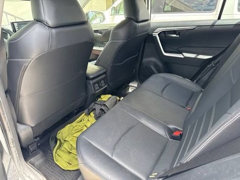 Used 2020 Toyota RAV4 XLE Premium FWD image 25