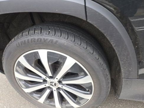 Used 2023 Mercedes-Benz GLB 250 4MATIC image 13