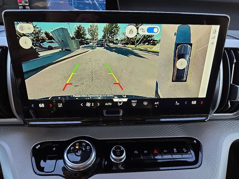 New 2025 Ford Expedition Active image 17