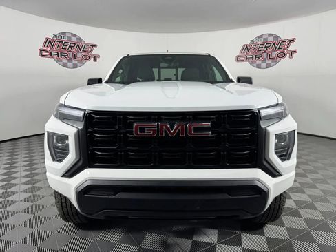 Used 2025 GMC Canyon Elevation AWD/4WD image 2