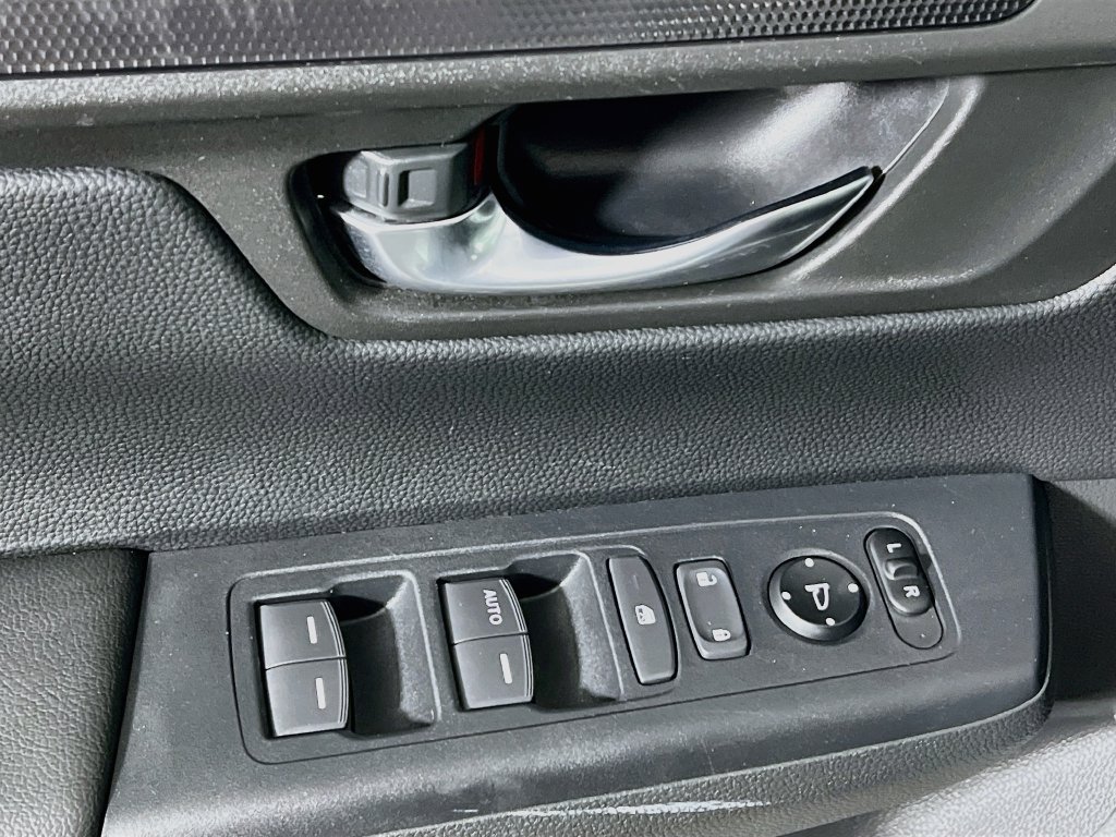Used 2025 Honda CR-V LX image 16