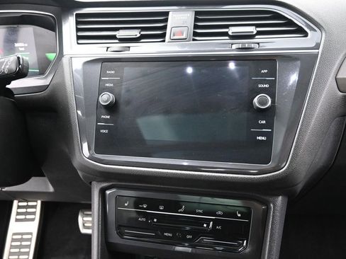 Used 2023 Volkswagen Tiguan SE R-Line FWD image 19
