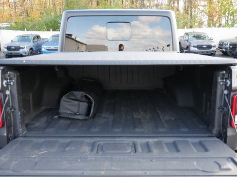 Used 2022 Jeep Gladiator Sport image 10