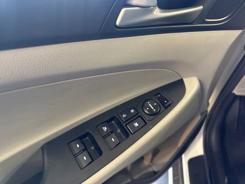 Used 2018 Hyundai Tucson Value FWD image 18