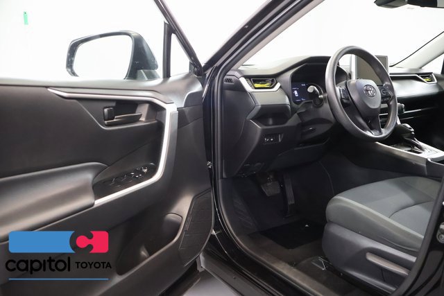 Certified 2025 Toyota RAV4 LE AWD/4WD image 9