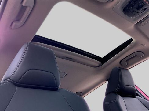 Used 2026 Toyota Corolla Cross XLE w/ Convenience Package FWD image 14