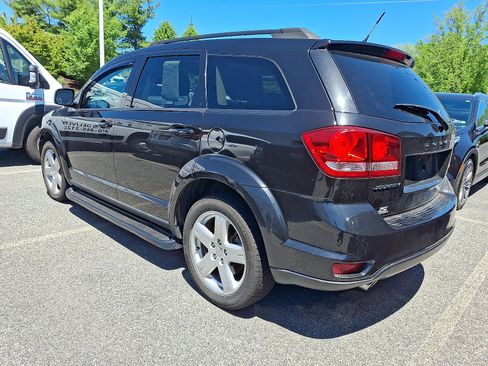 Used 2012 Dodge Journey SXT w/ Flexible Seating Group FWD image 3