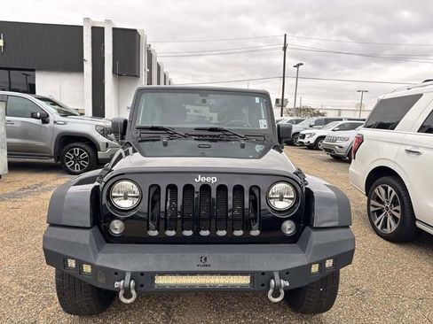 Used 2015 Jeep Wrangler Unlimited Sahara w/ Dual Top Group image 2