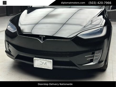 Used 2018 Tesla Model X 75D image 14