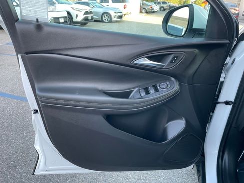 Used 2025 Buick Encore GX Preferred image 20