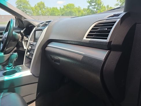 Used 2013 Ford Explorer XLT FWD image 23