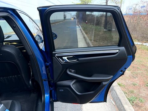 Used 2018 Porsche Macan image 27