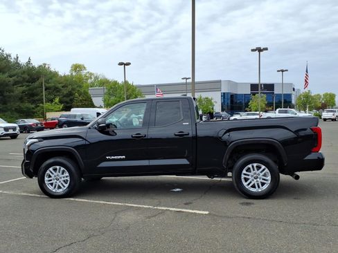 Used 2022 Toyota Tundra SR5 w/ SR5 Premium Package AWD/4WD image 4