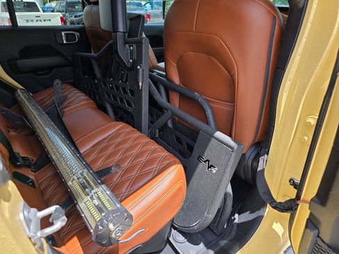 Used 2020 Jeep Gladiator Overland w/ Trailer Tow Package AWD/4WD image 41