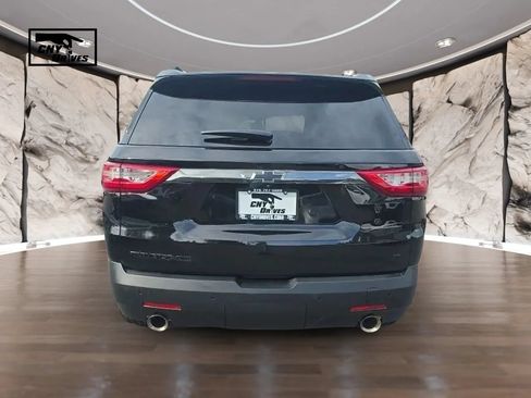 Used 2020 Chevrolet Traverse LT w/ LPO, Blackout Package AWD/4WD image 6