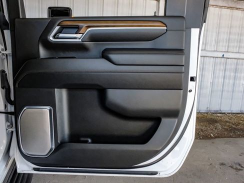 Used 2025 Chevrolet Silverado 3500 High Country w/ High Country Premium Package image 48