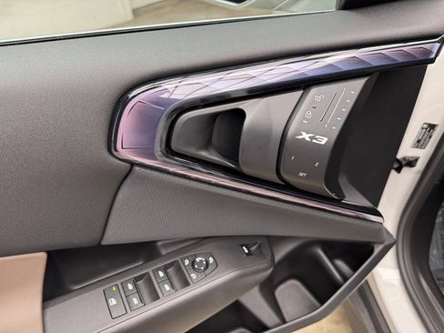 Certified 2025 BMW X3 xDrive30i w/ Convenience Package image 11