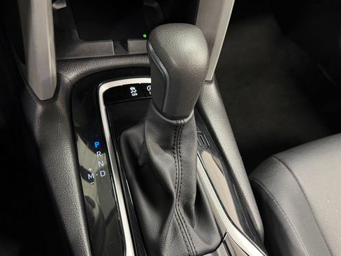 Used 2025 Toyota Corolla Cross XLE FWD image 16