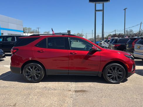 Used 2023 Chevrolet Equinox RS AWD/4WD image 9