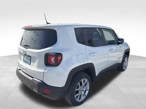 Used 2023 Jeep Renegade Latitude image 4