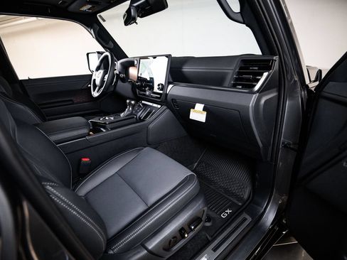 Used 2026 Lexus GX 550 w/ Accessory Package (31) AWD/4WD image 28