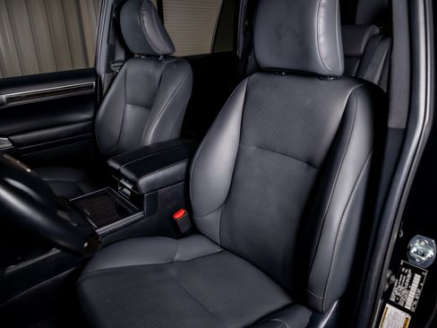 Used 2023 Lexus GX 460 Premium w/ Premium Package AWD/4WD image 5