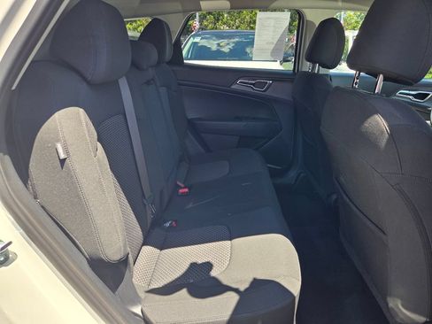 Used 2025 Kia Sportage LX AWD/4WD image 29