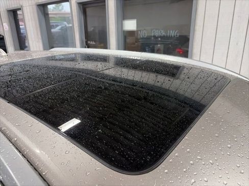 Used 2021 Nissan Rogue SL w/ Premium Package image 7