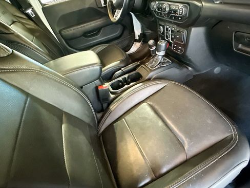 Used 2023 Jeep Wrangler Unlimited Sahara w/ Cold Weather Group AWD/4WD image 33
