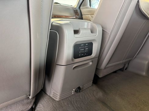 Used 2000 Lincoln Navigator 2WD image 23