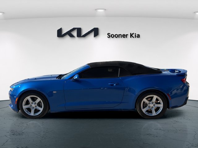 Used 2018 Chevrolet Camaro LT RWD image 3