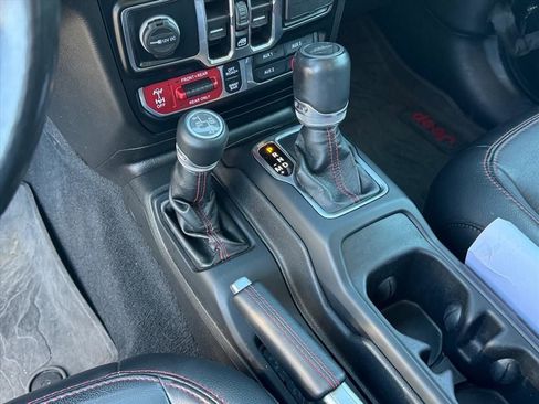 Used 2022 Jeep Gladiator Rubicon w/ Cold Weather Group AWD/4WD image 24