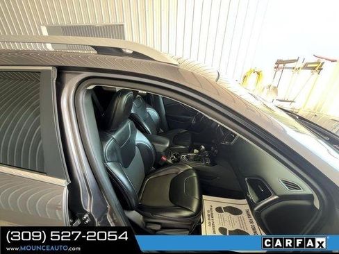 Used 2019 Jeep Cherokee Latitude Plus w/ Comfort/Convenience Group AWD/4WD image 5
