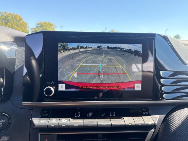 Used 2026 Toyota Camry SE FWD image 33