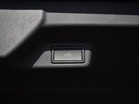 New 2025 Volkswagen ID. Buzz Pro S image 23