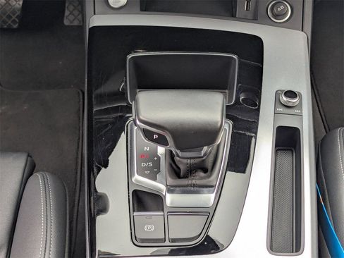 Used 2025 Audi Q5 2.0T Premium image 22