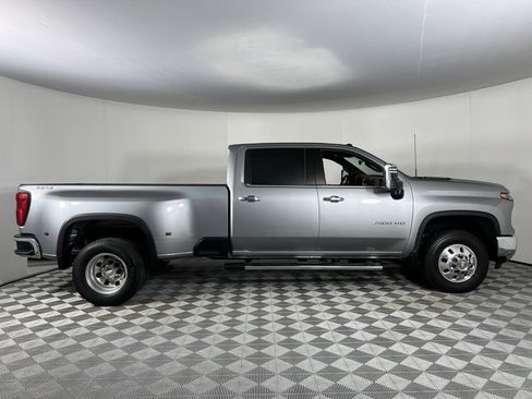 Used 2025 Chevrolet Silverado 3500 LTZ w/ LTZ Convenience Package image 3