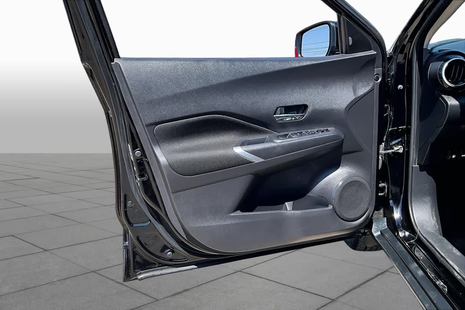 Used 2023 Nissan Kicks SV FWD image 21