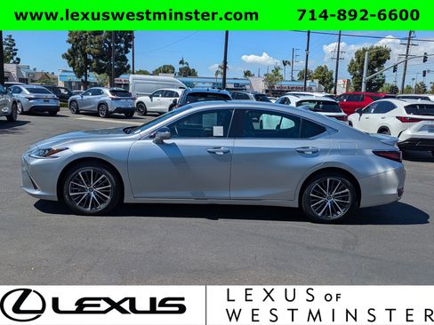 Used 2025 Lexus ES 300h w/ Premium Package image 12