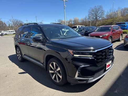 Certified 2023 Honda Pilot Touring image 13