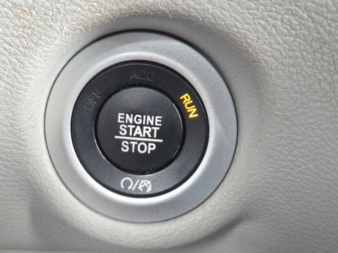 Used 2022 Chrysler Voyager LX FWD image 20