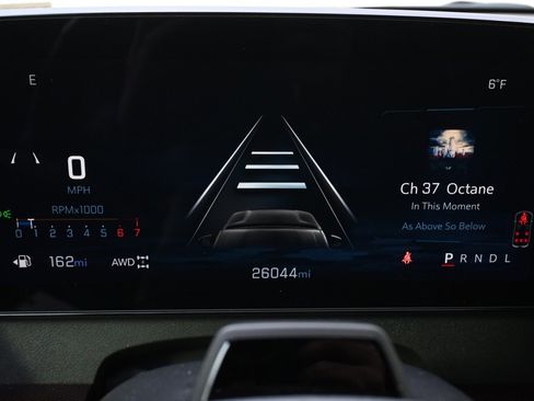 Used 2024 Chevrolet Traverse RS image 27