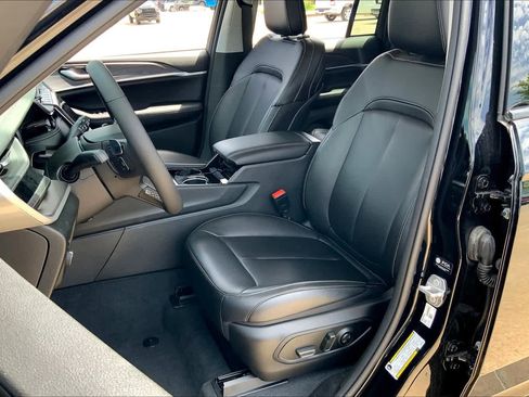 New 2023 Jeep Grand Cherokee 4WD 4xe image 9